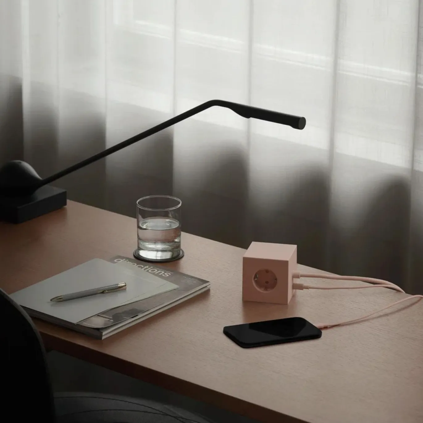 Avolt Stekkerdoos Square 1 - USB-C 1,8m New Pink
