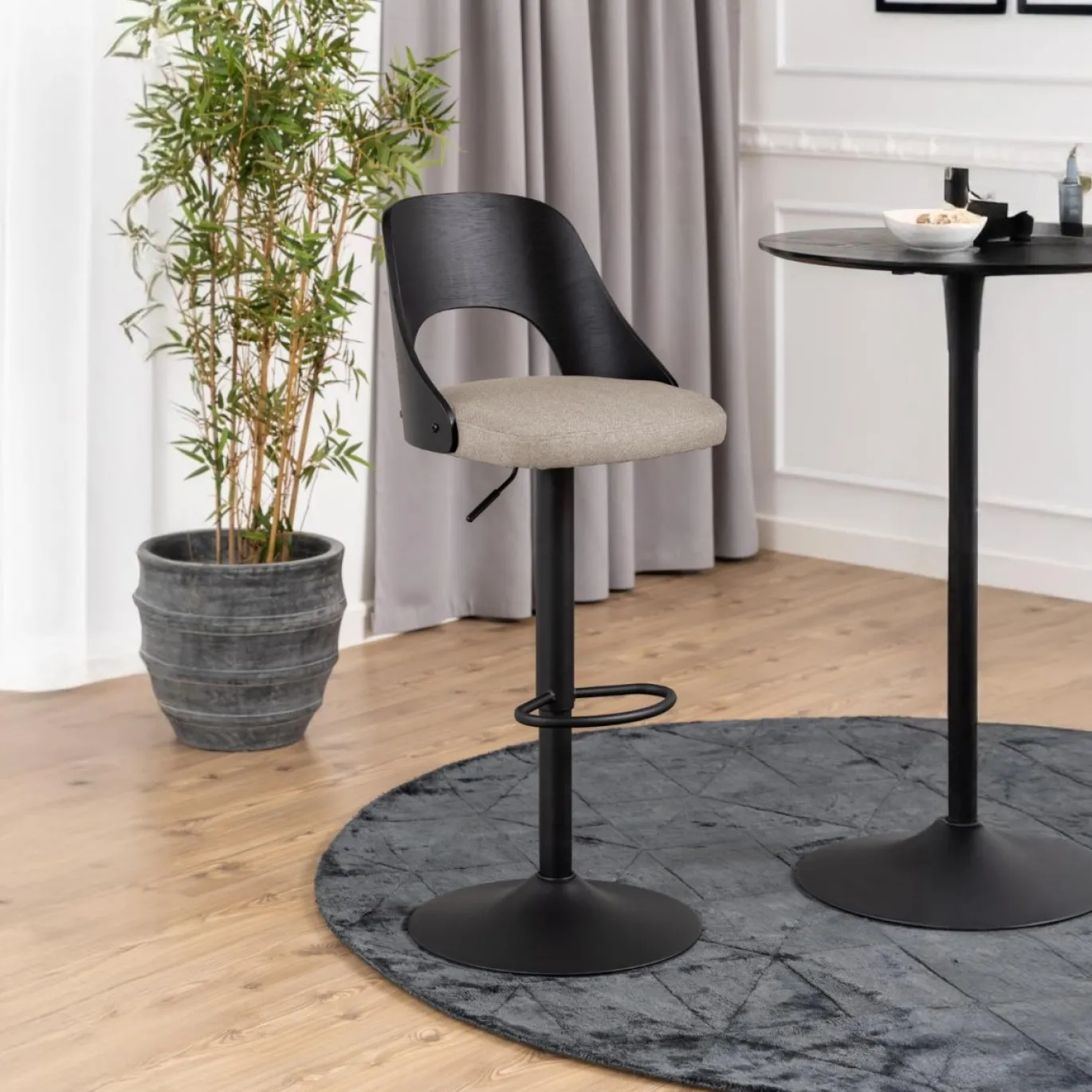 Barkruk Lucas Zand - Giga Living
