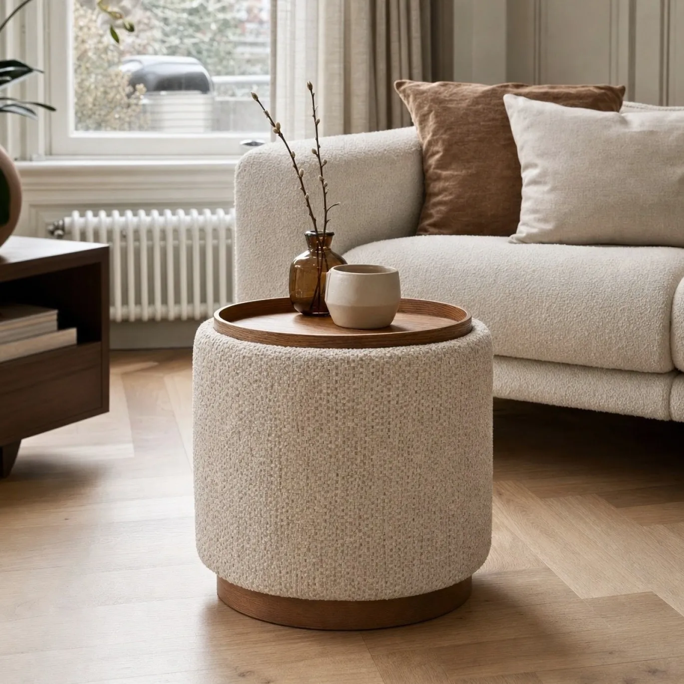 DÉJA Bijzettafel Marcia Beige/Walnoot Chenille Rond met Opbergruimte 40cm