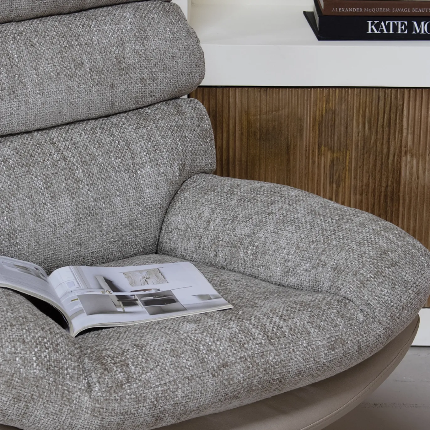 Draaifauteuil Liane Taupe met Voetenbankje - Giga Meubel