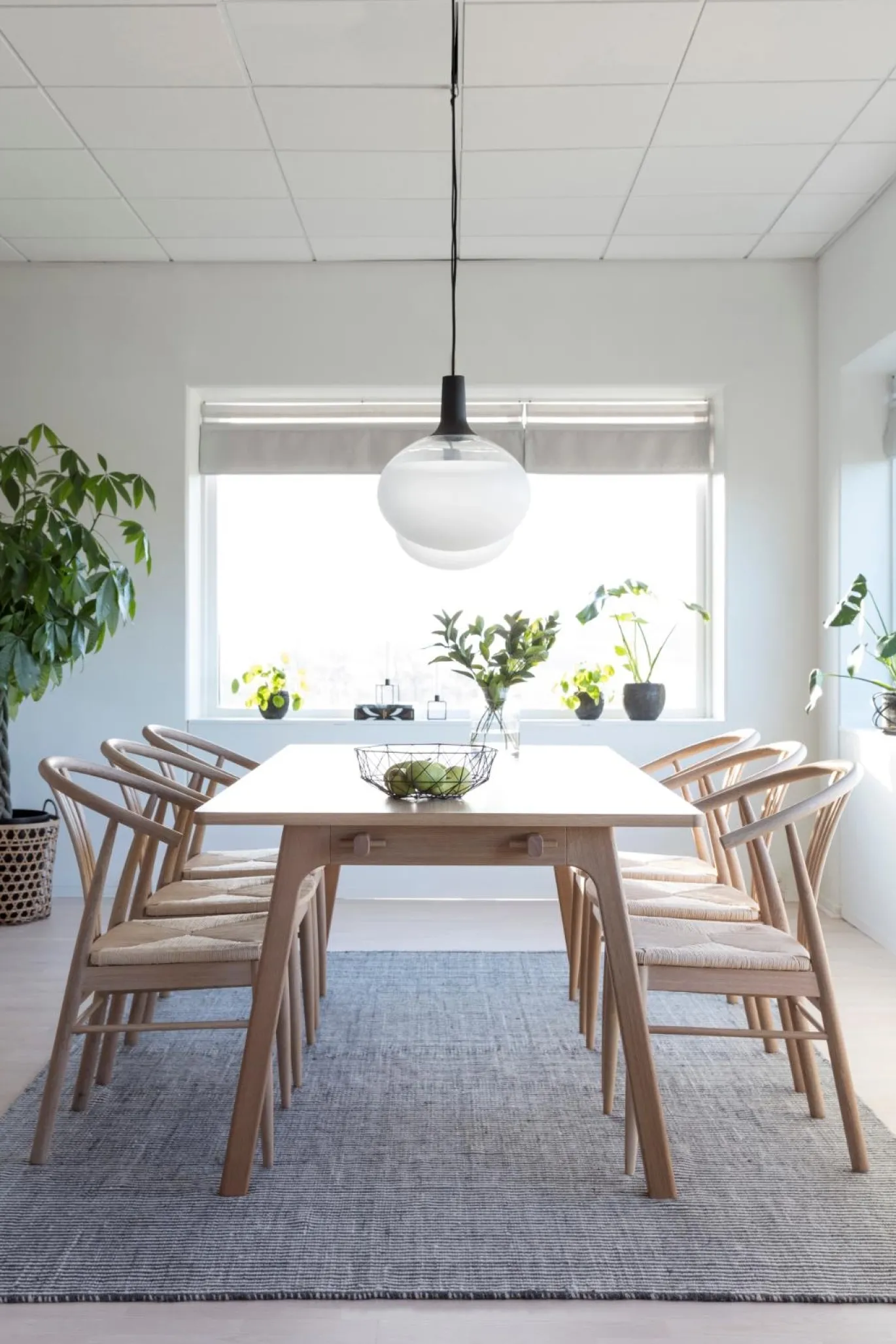 Eetkamerstoel Irenka Met Armleuning Paper Plaits Off White - Giga Living
