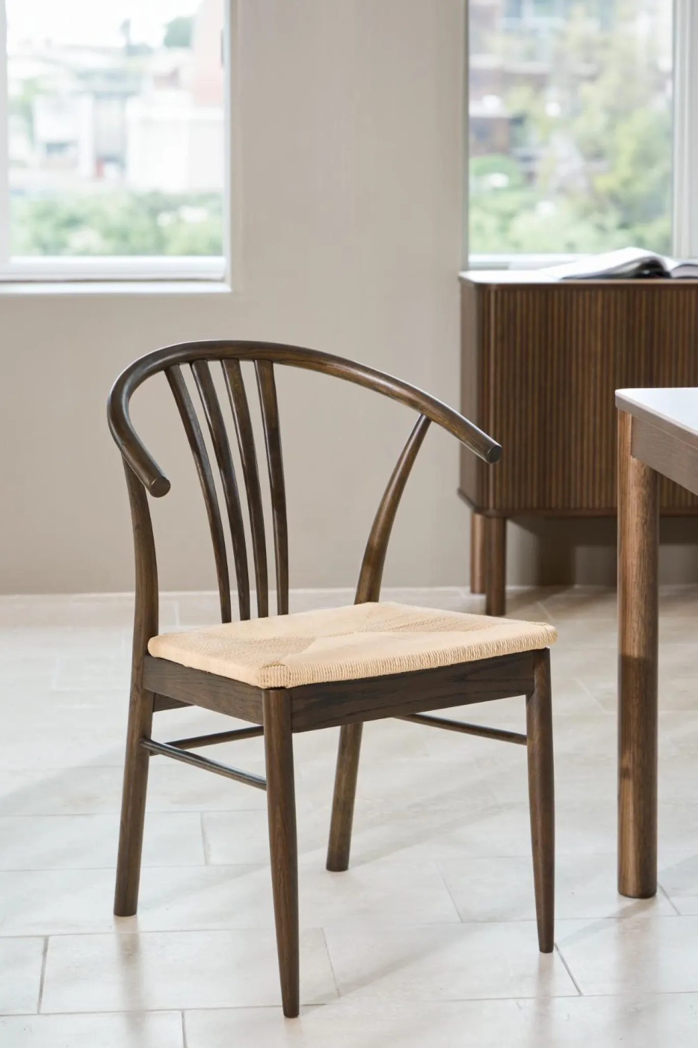 Eetkamerstoel Irenka Met Armleuning Paper Plaits Wit/Zwart - Giga Living