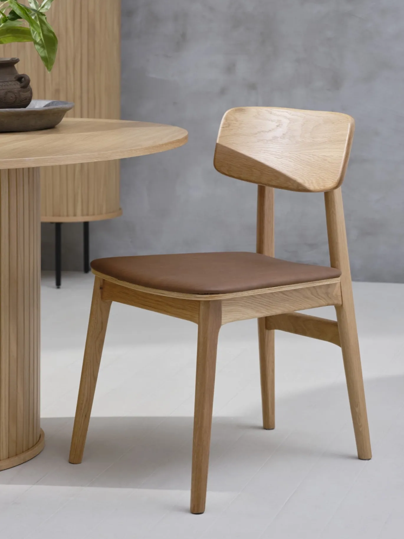 Eetkamerstoel Livo Tan Pu Naturel Eiken - Giga Living