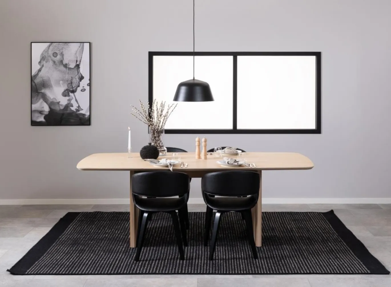 Eetkamerstoel Sanda Met Armleuning Zwart Pu - Giga Living