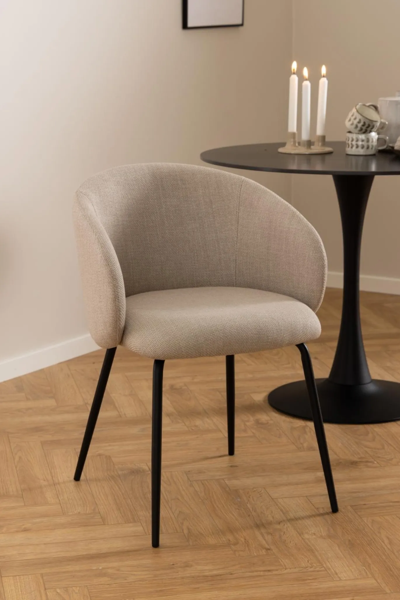 Eetkamerstoel Skive Met Armleuning Beige/Zwart Basel - Giga Living