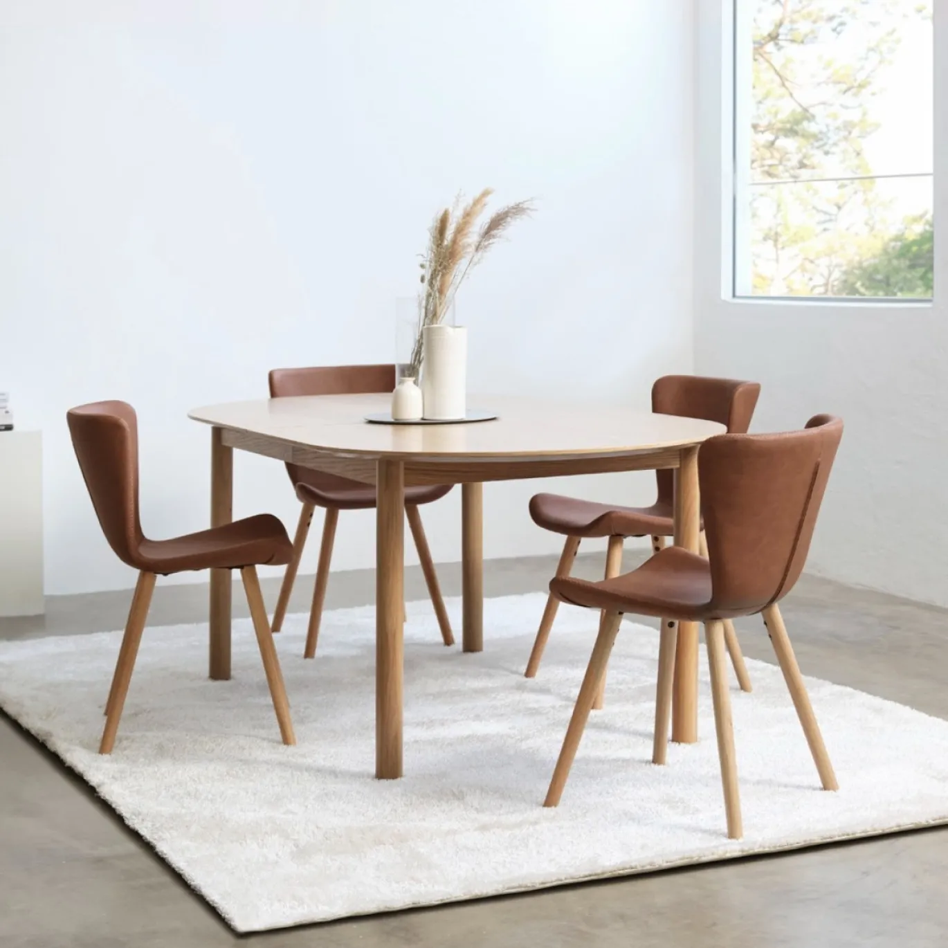Eetkamerstoel Teslin PU-Leer Tan/Wit Pigment Eiken - Giga Living