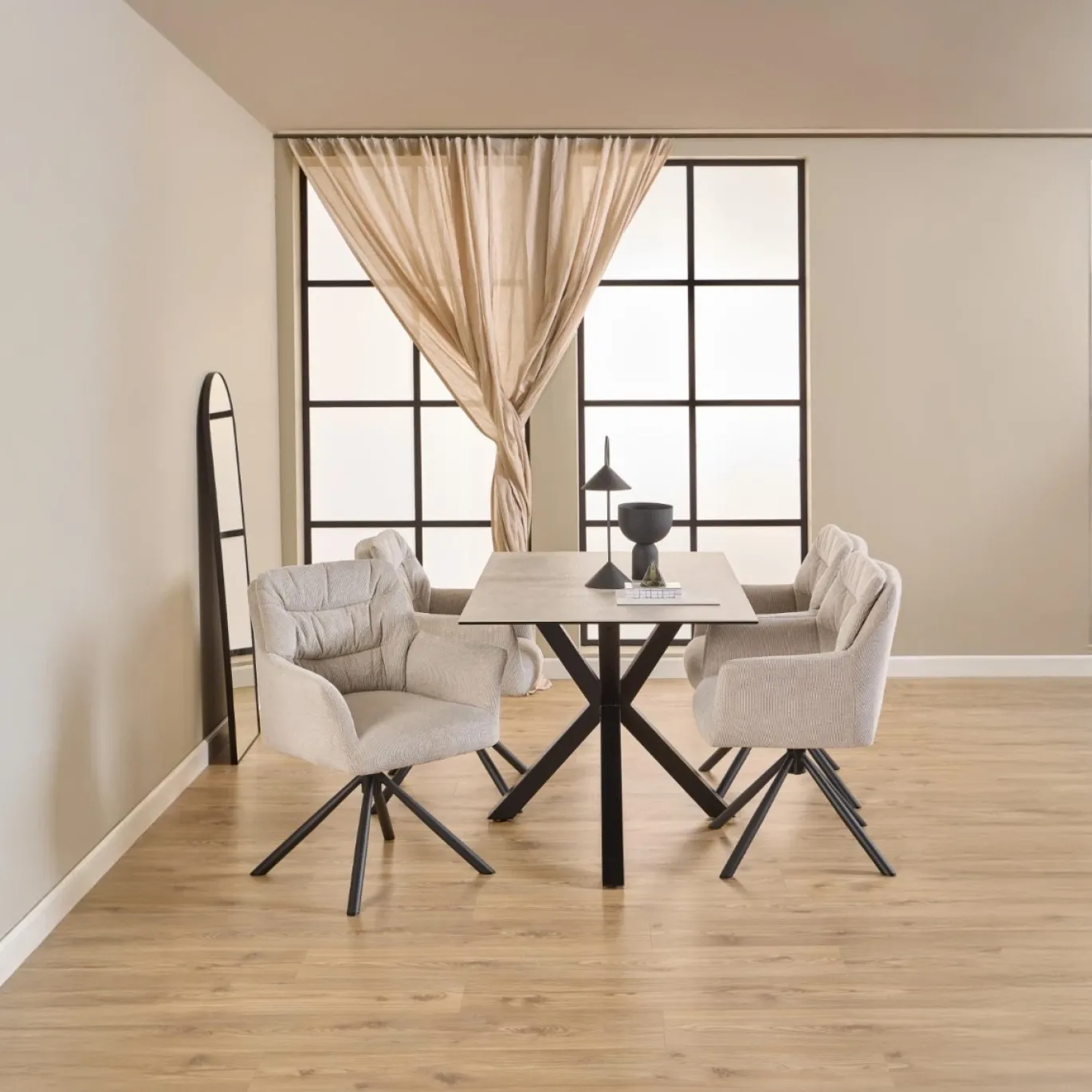 Eetkamerstoel Traska Met Armleuning Beige Caso - Giga Living