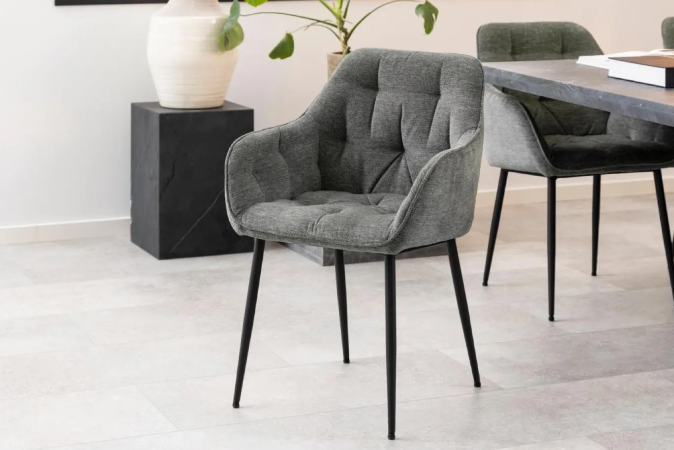 Eetkamerstoel Zion Met Armleuning Antraciet Skyland - Giga Living