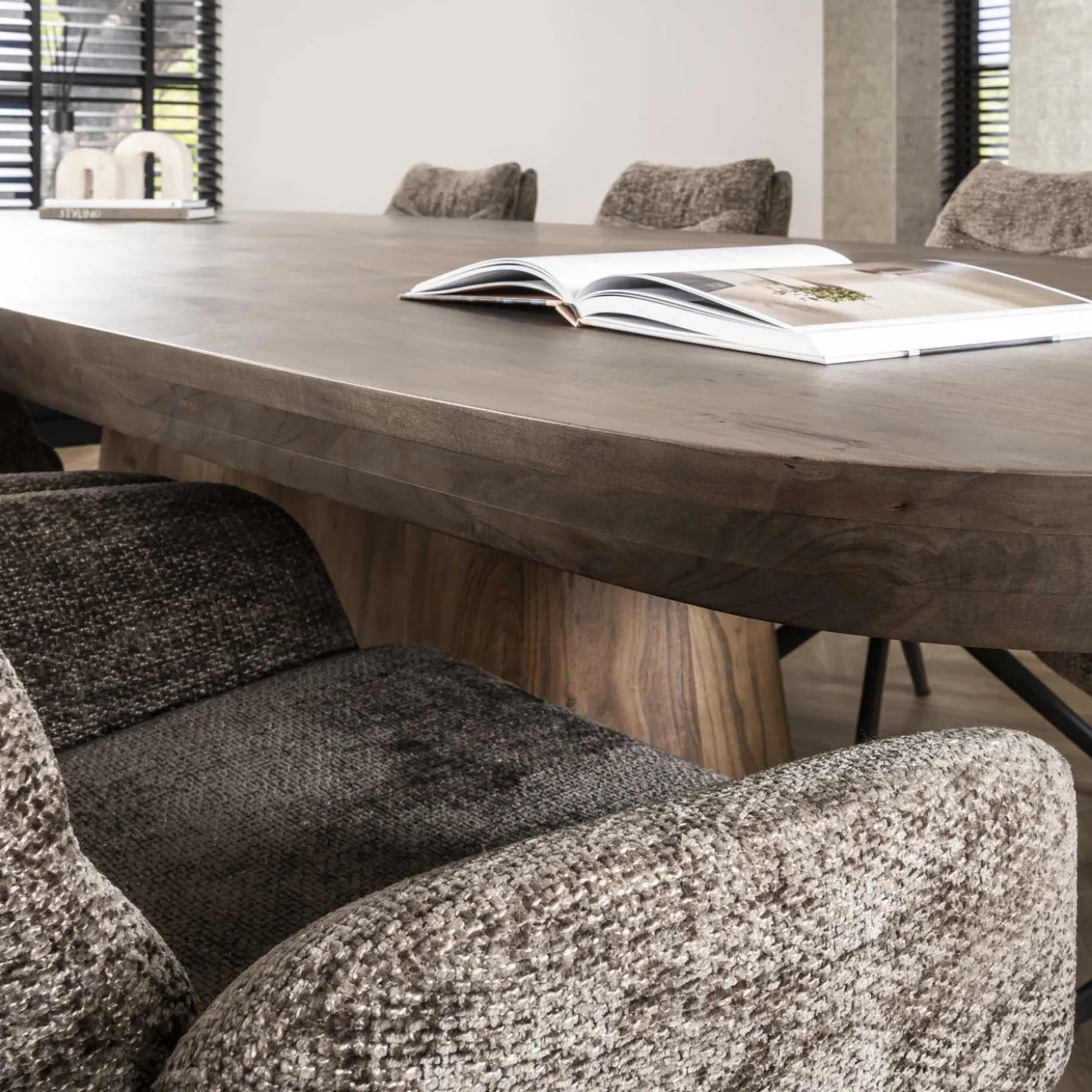Eettafel Arcadia Deens Ovaal Acacia Bruin 300cm - Giga Meubel