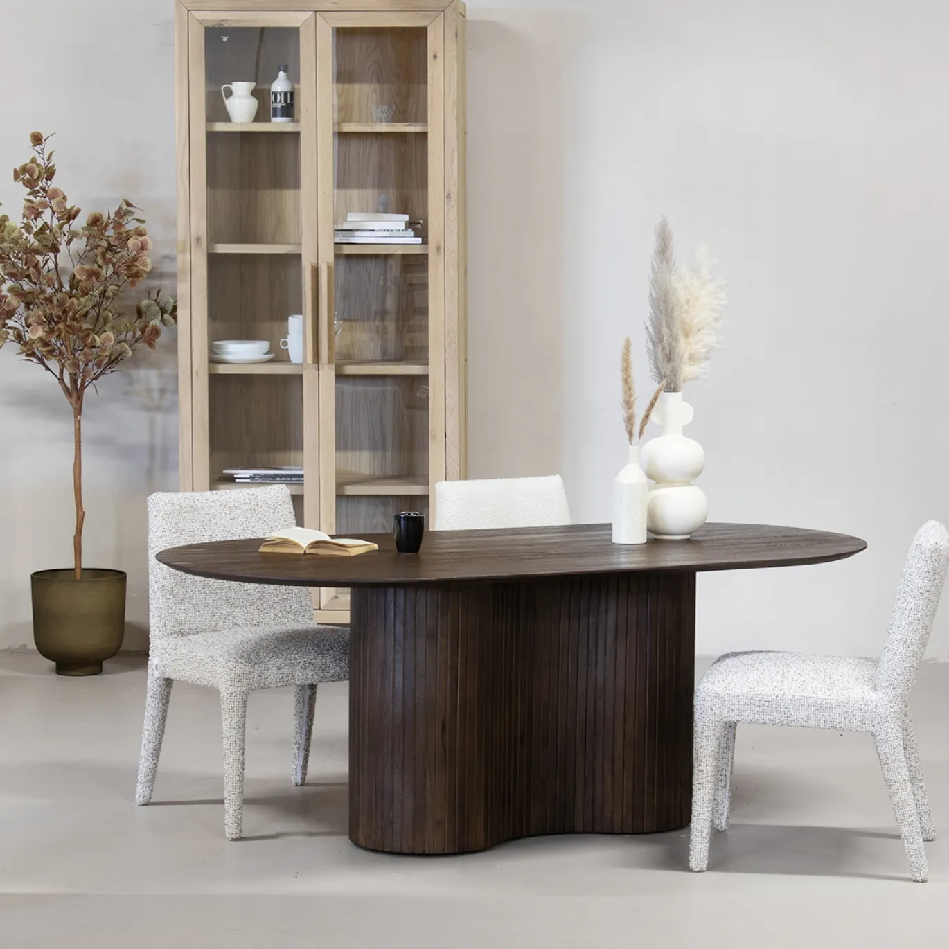 Eettafel Ava Ovaal Walnoot 240cm - Giga Meubel