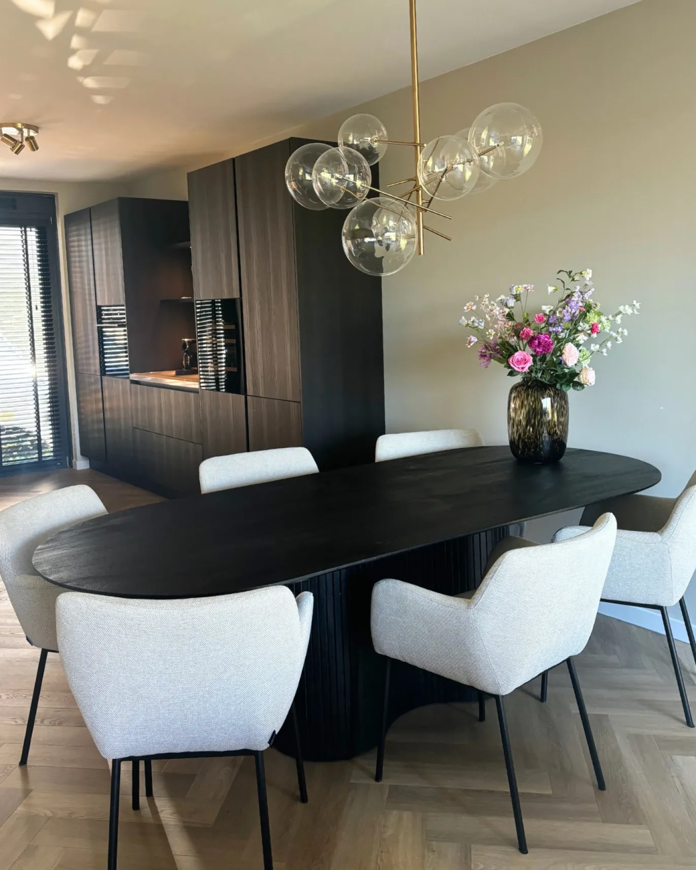 Eettafel Ava Ovaal Zwart 240cm - Giga Meubel