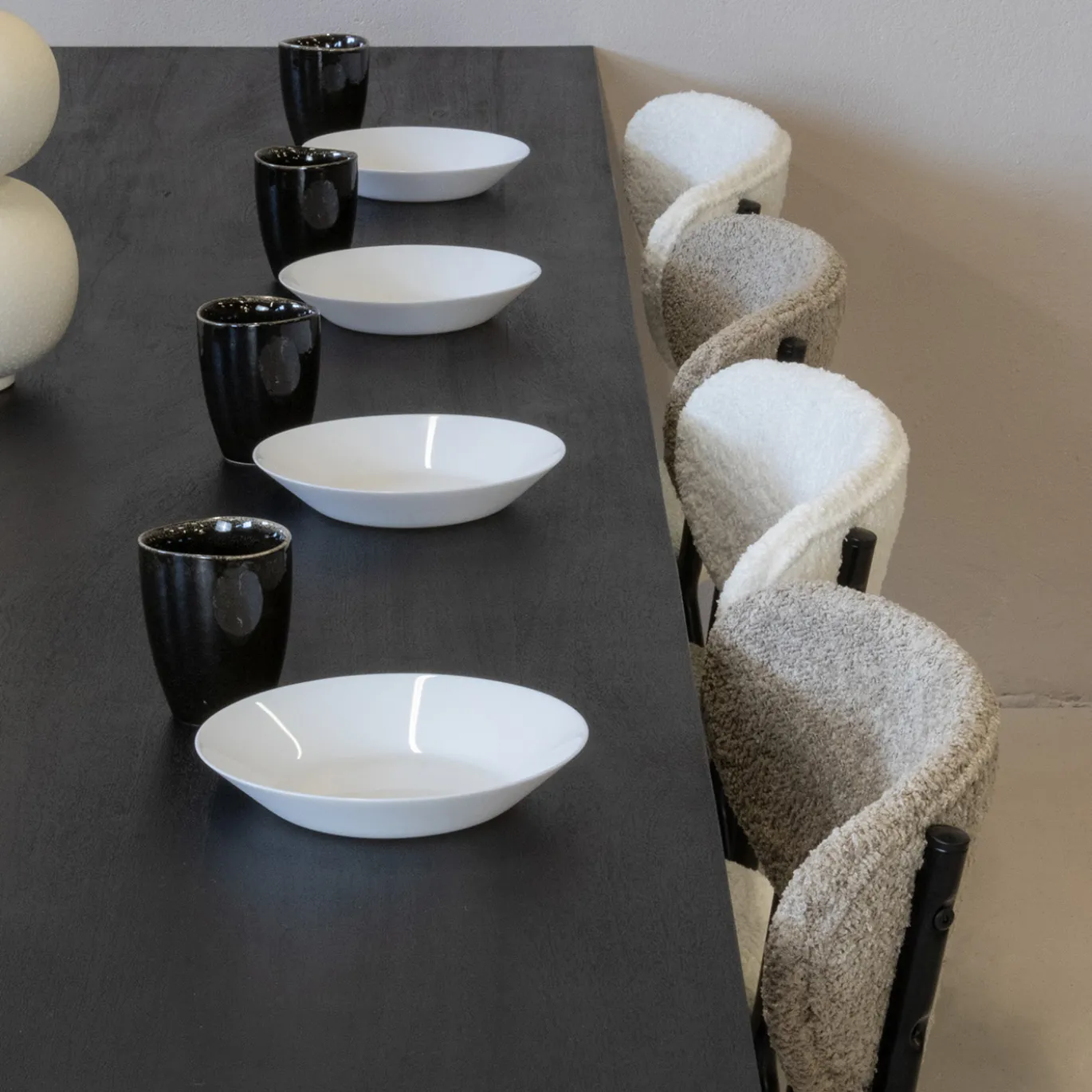 Eettafel Frans Zwart 300cm - Giga Meubel