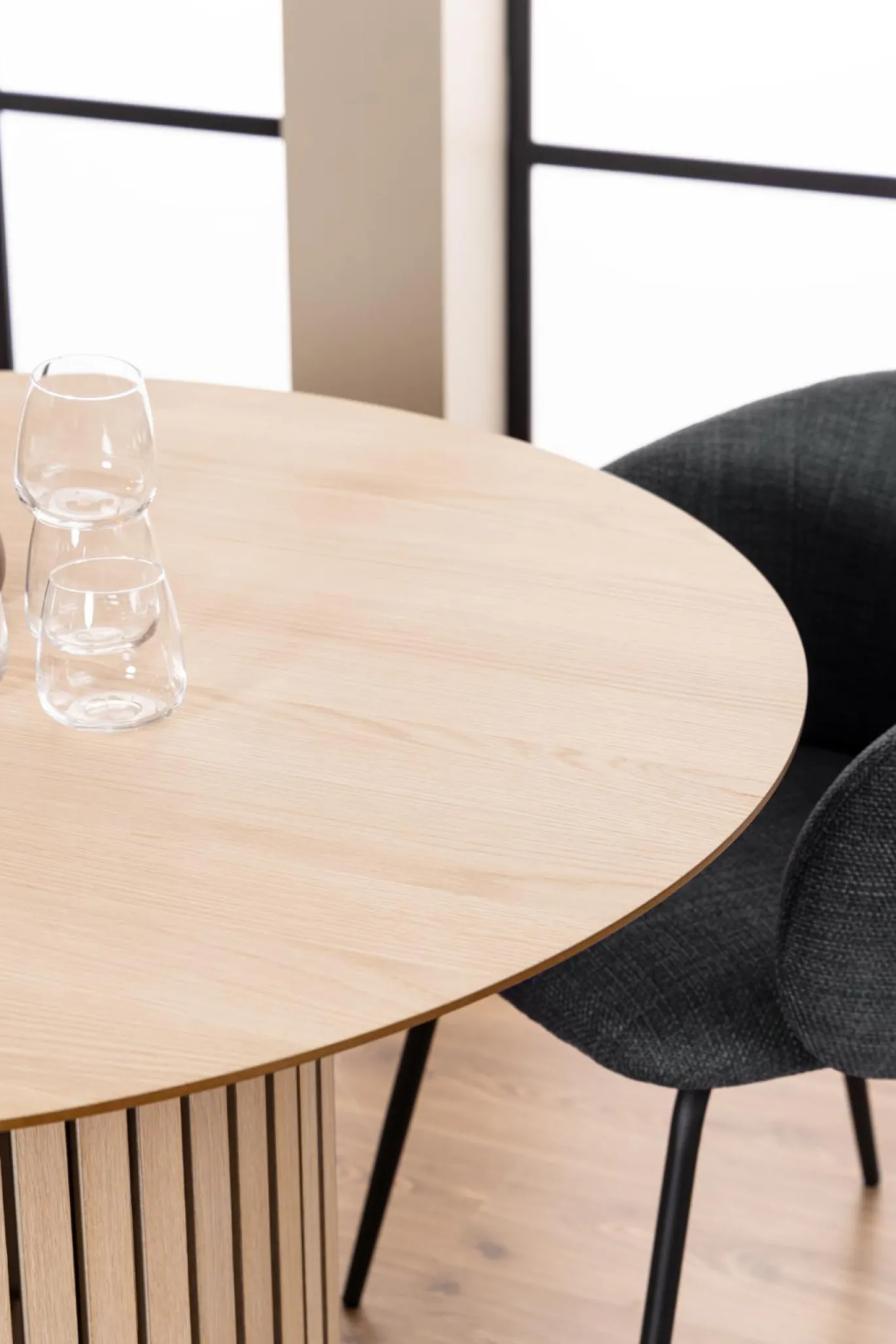 Eettafel Klevik Eikenfineer Wit Ø120x75cm - Giga Living