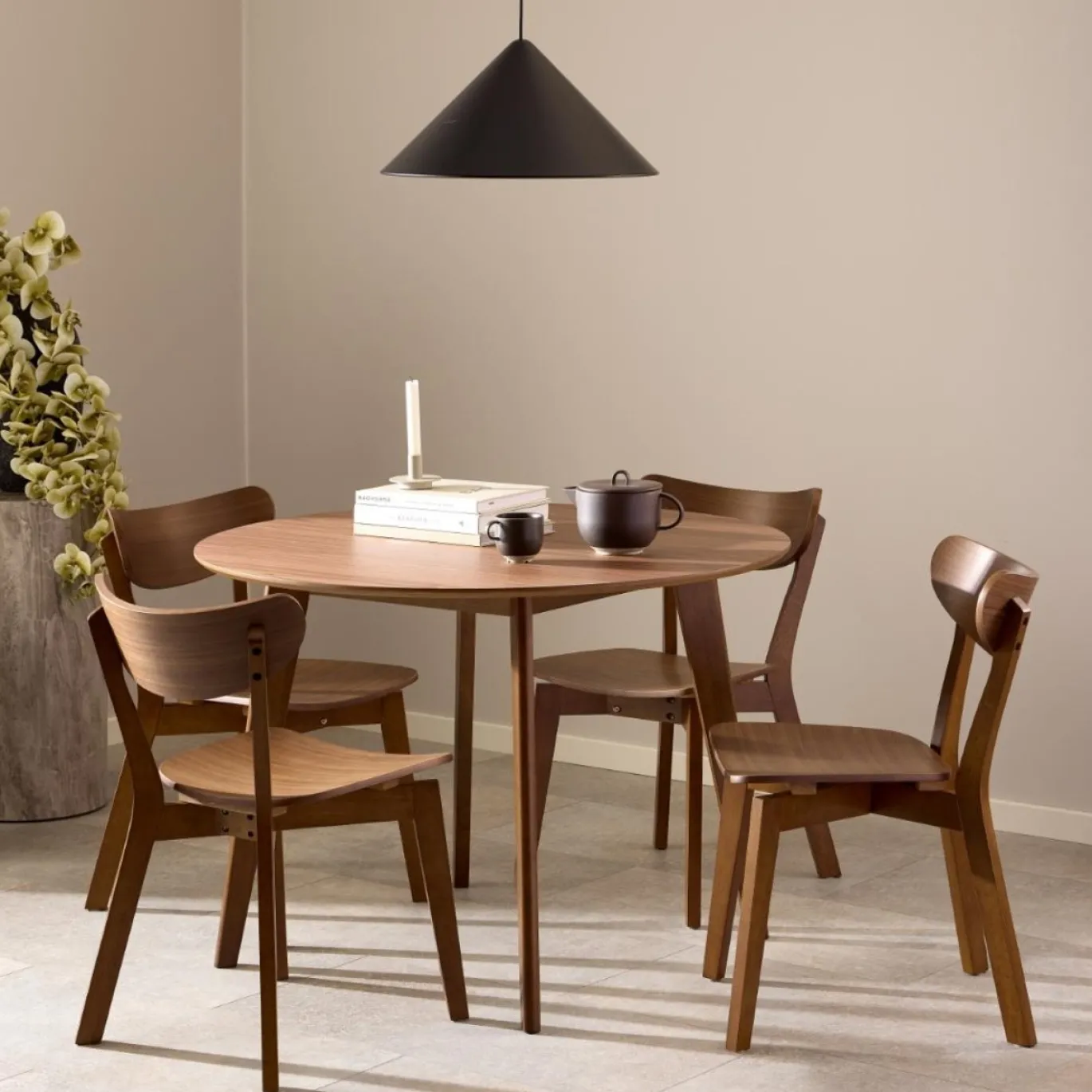 Eettafel Levi Walnoot Ø105cm - Giga Living