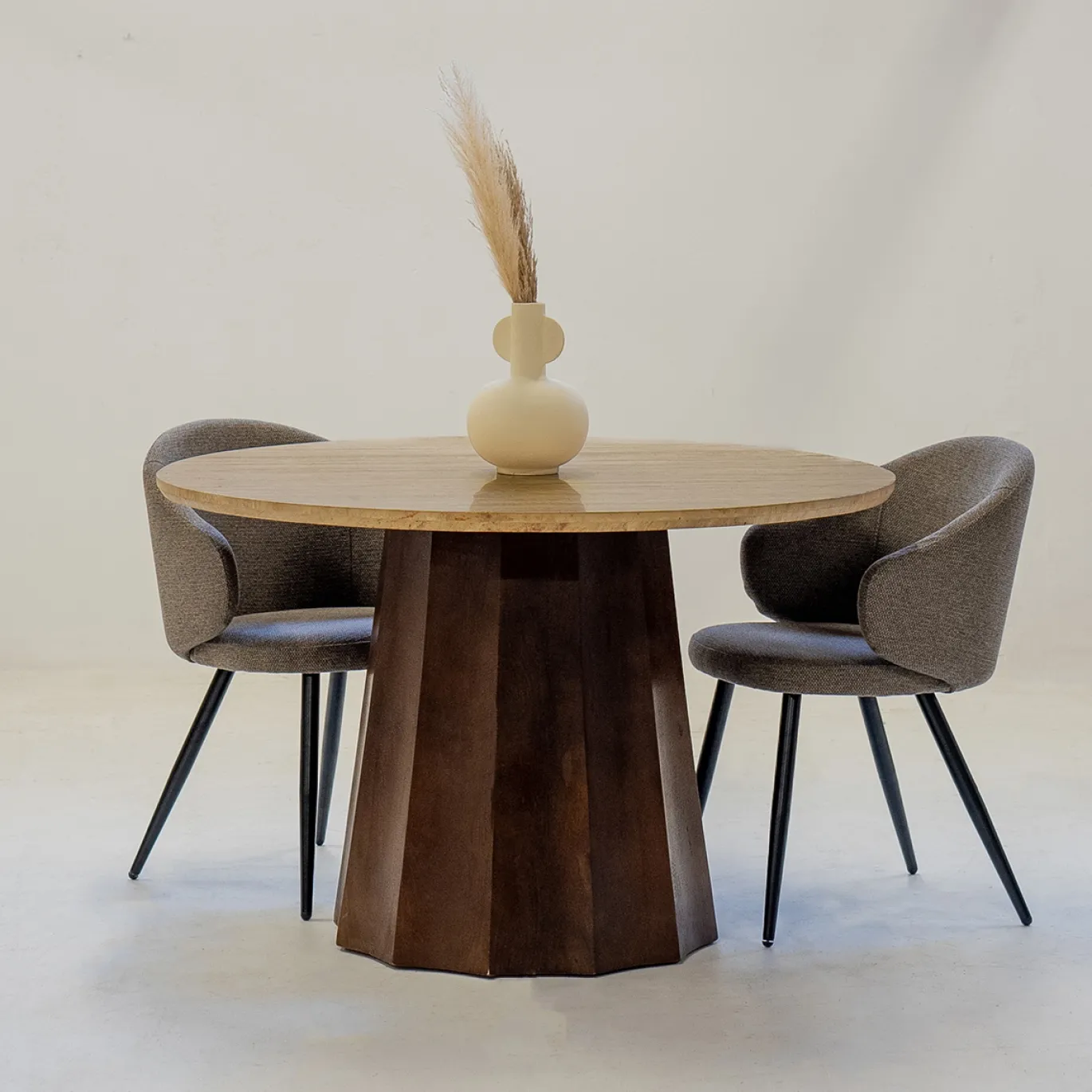 Eettafel Lucio Bruin Travertin 150cm - Giga Meubel