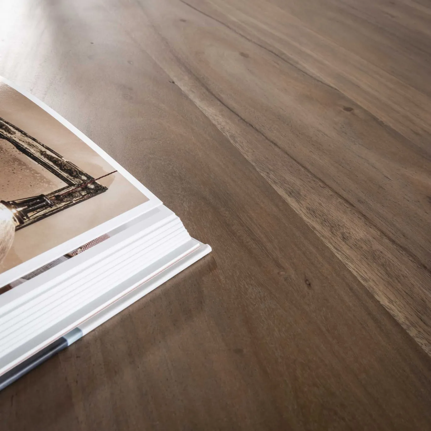 Eettafel Sculpture Organisch Acacia Bruin 240cm - Giga Meubel