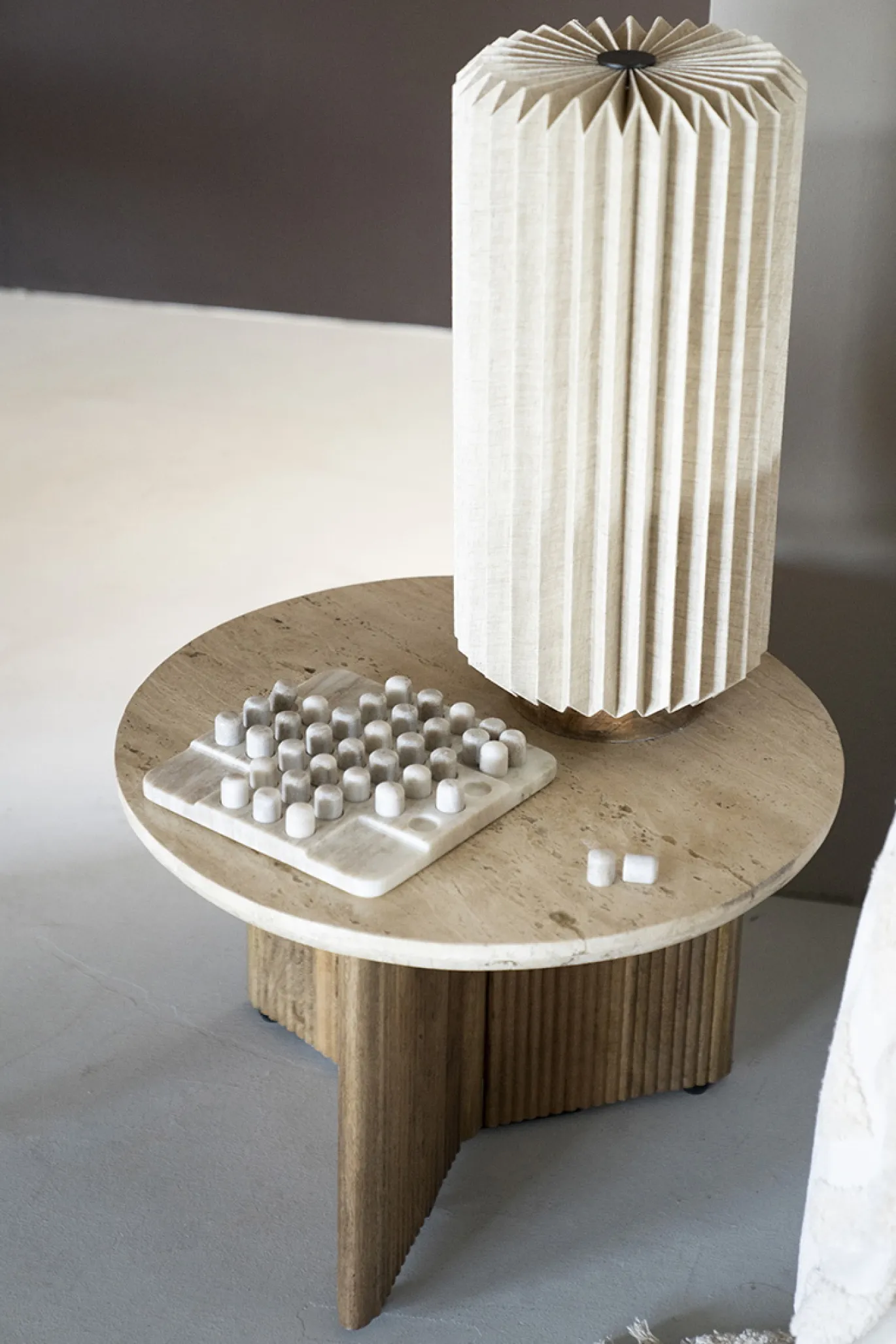 Eleonora Salontafel Sara Mangohout & Travertin Beige Ø78cm
