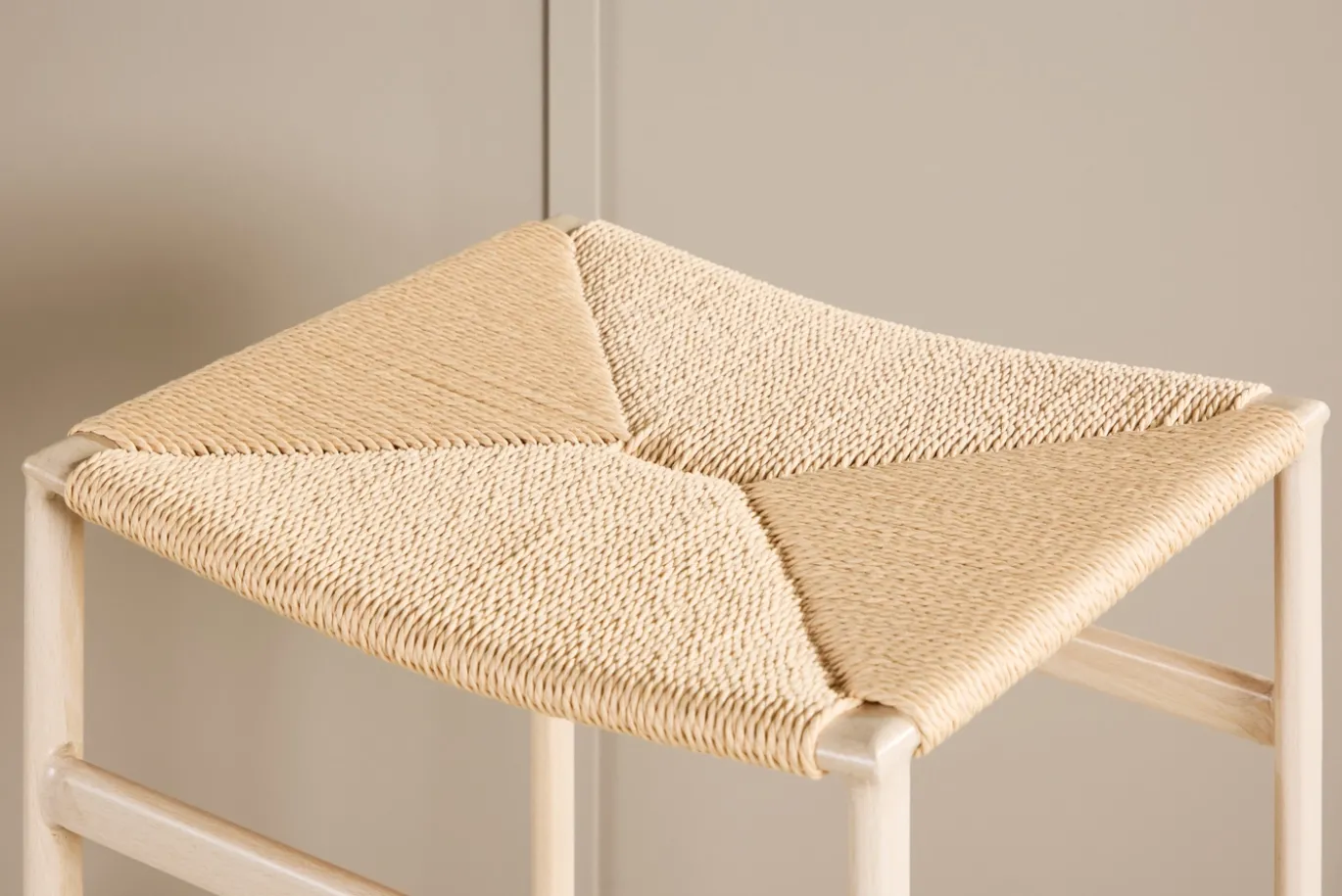 Fjôrd Barstoel Polly Beige