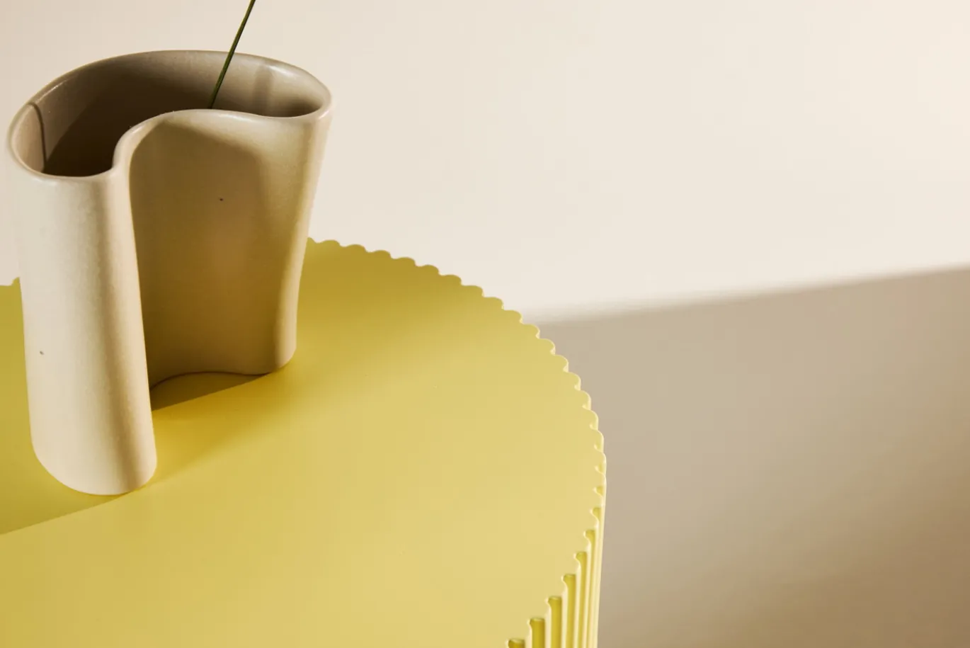 Fjôrd Bijzettafel Lenox Geel ø30,5cm