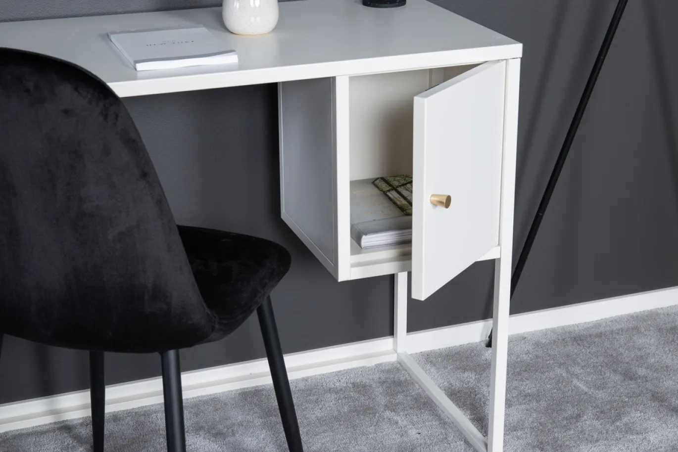 Fjôrd Bureau Bakal Wit