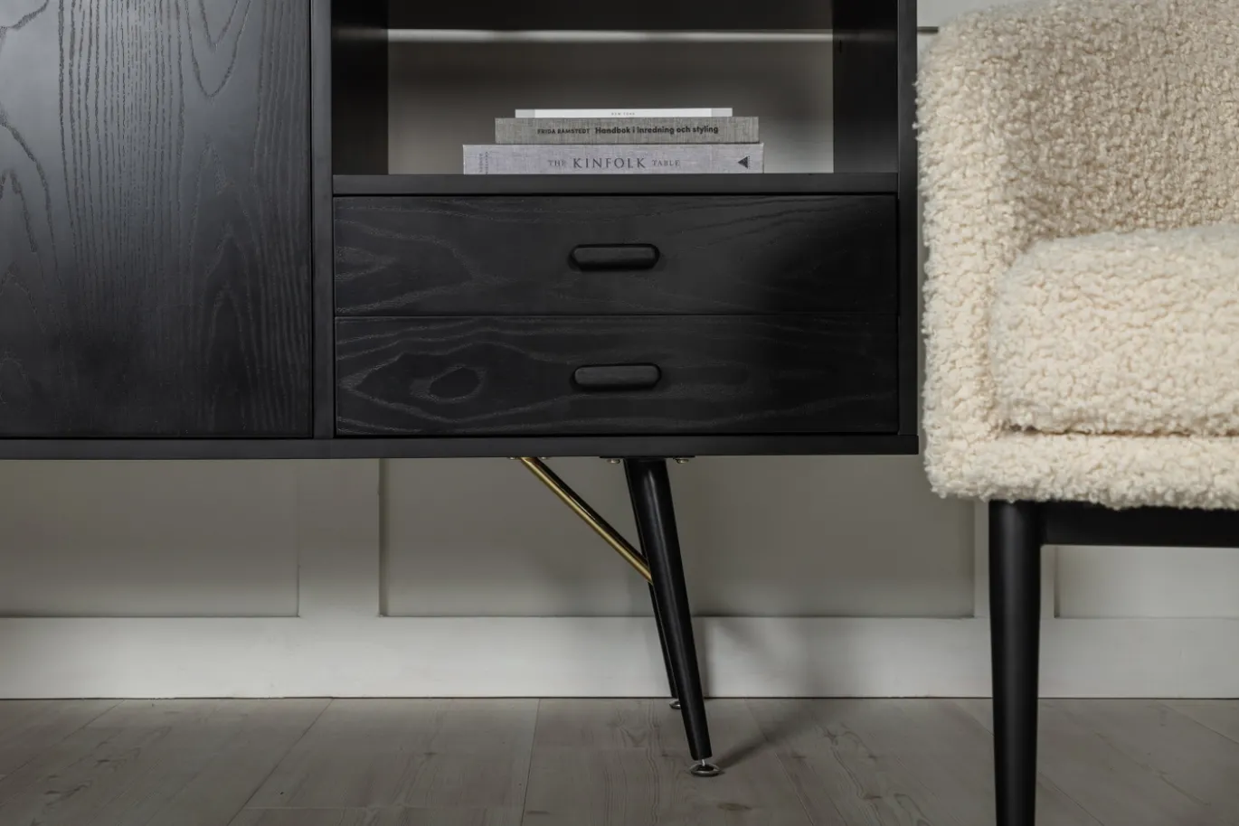 Fjôrd Dressoir Gold Zwart Fineer Brass
