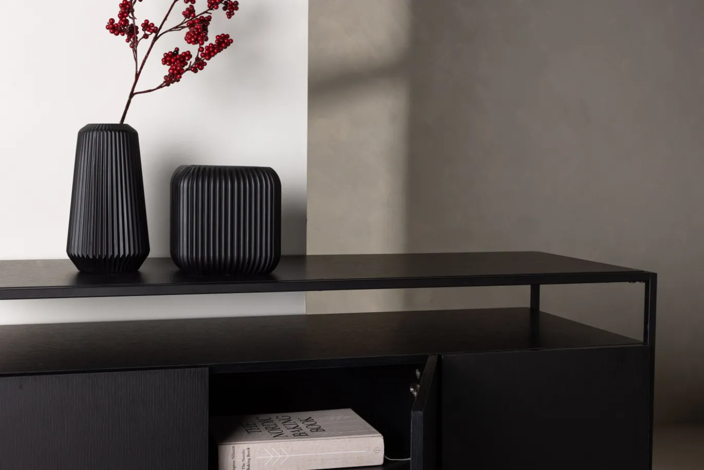 Fjôrd Dressoir Kingsport Zwart Smoked Mdf