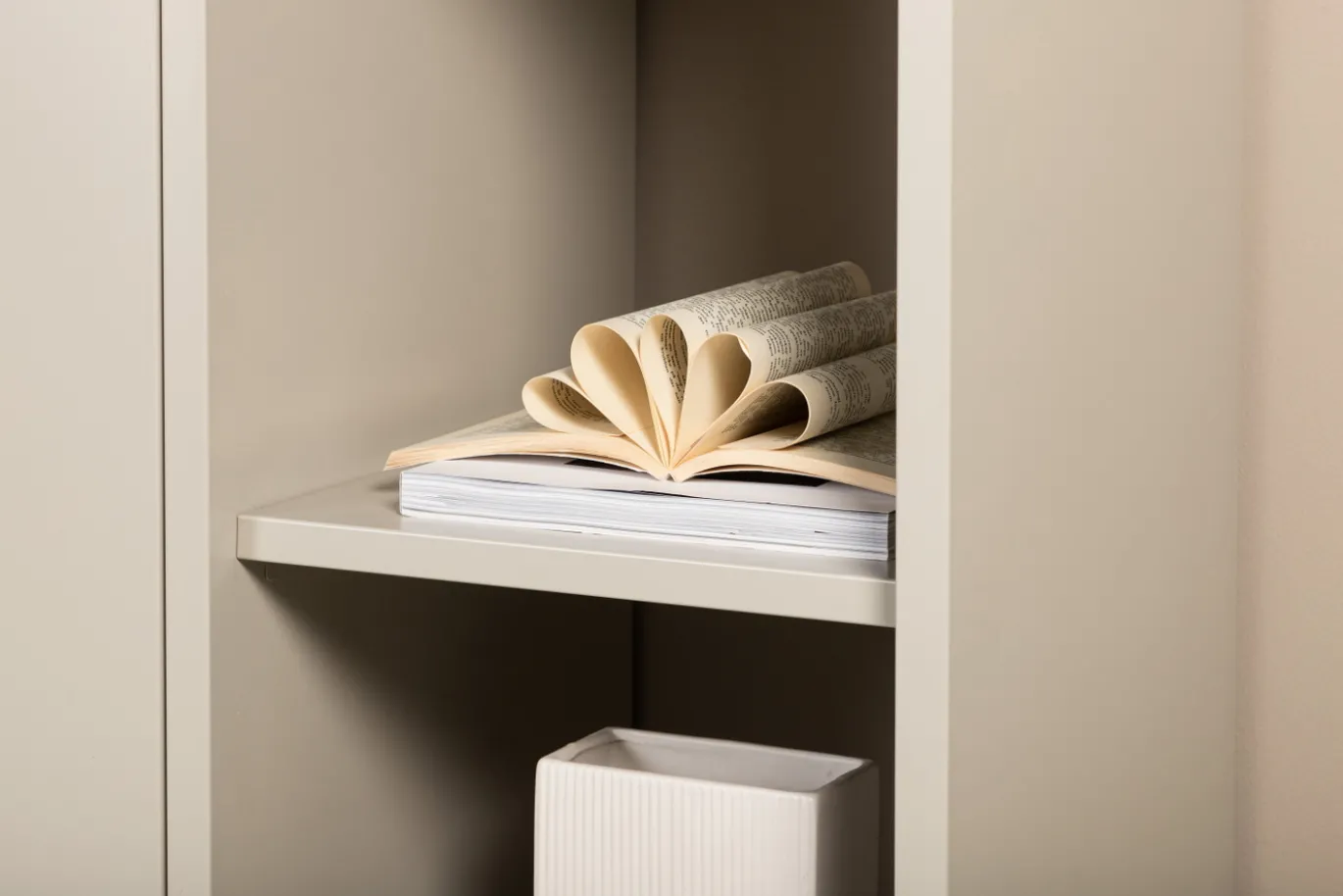 Fjôrd Dressoir Piring Staal Beige 100x110cm