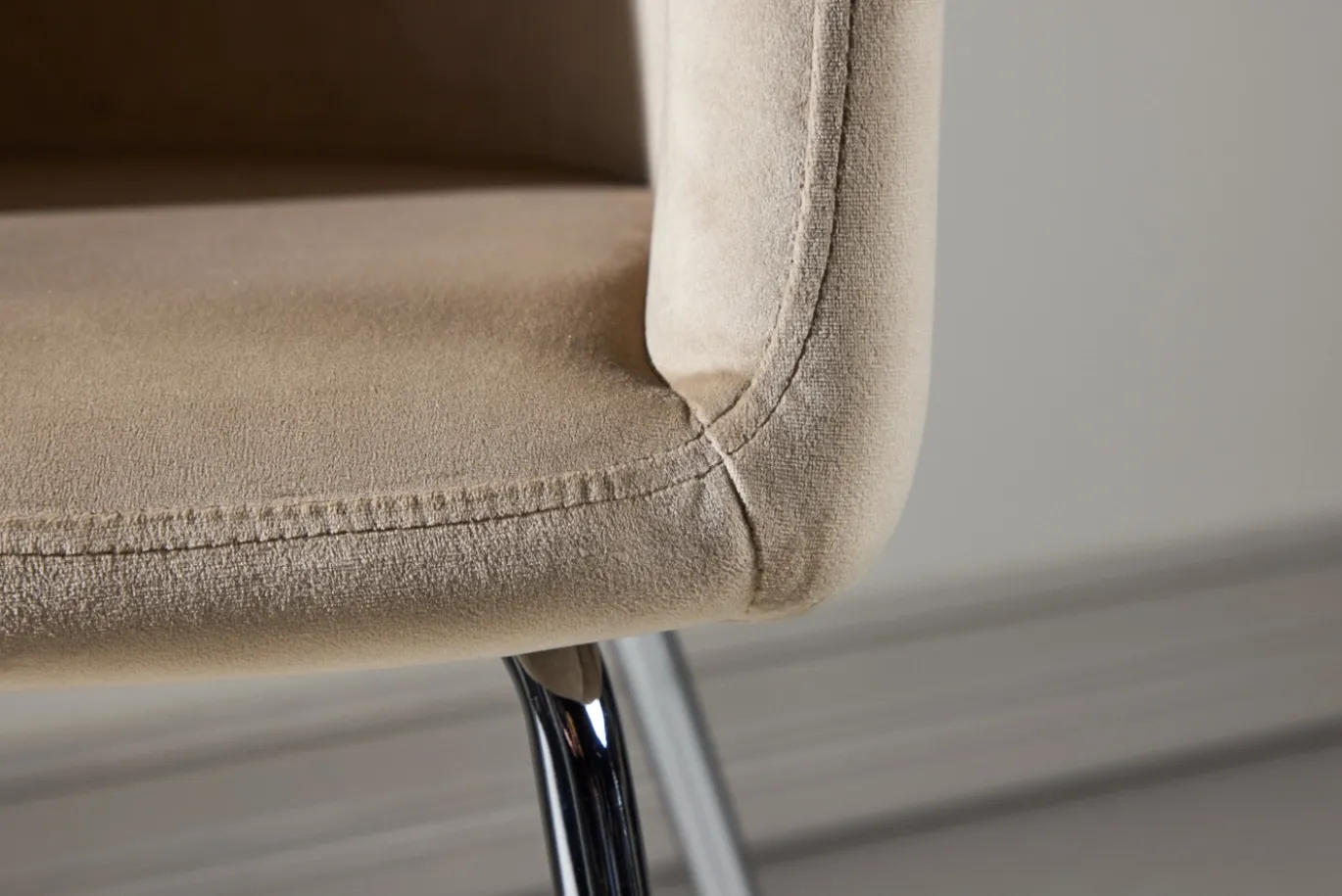 Fjôrd Eetkamerstoel Berit Beige Velvet/Chrome