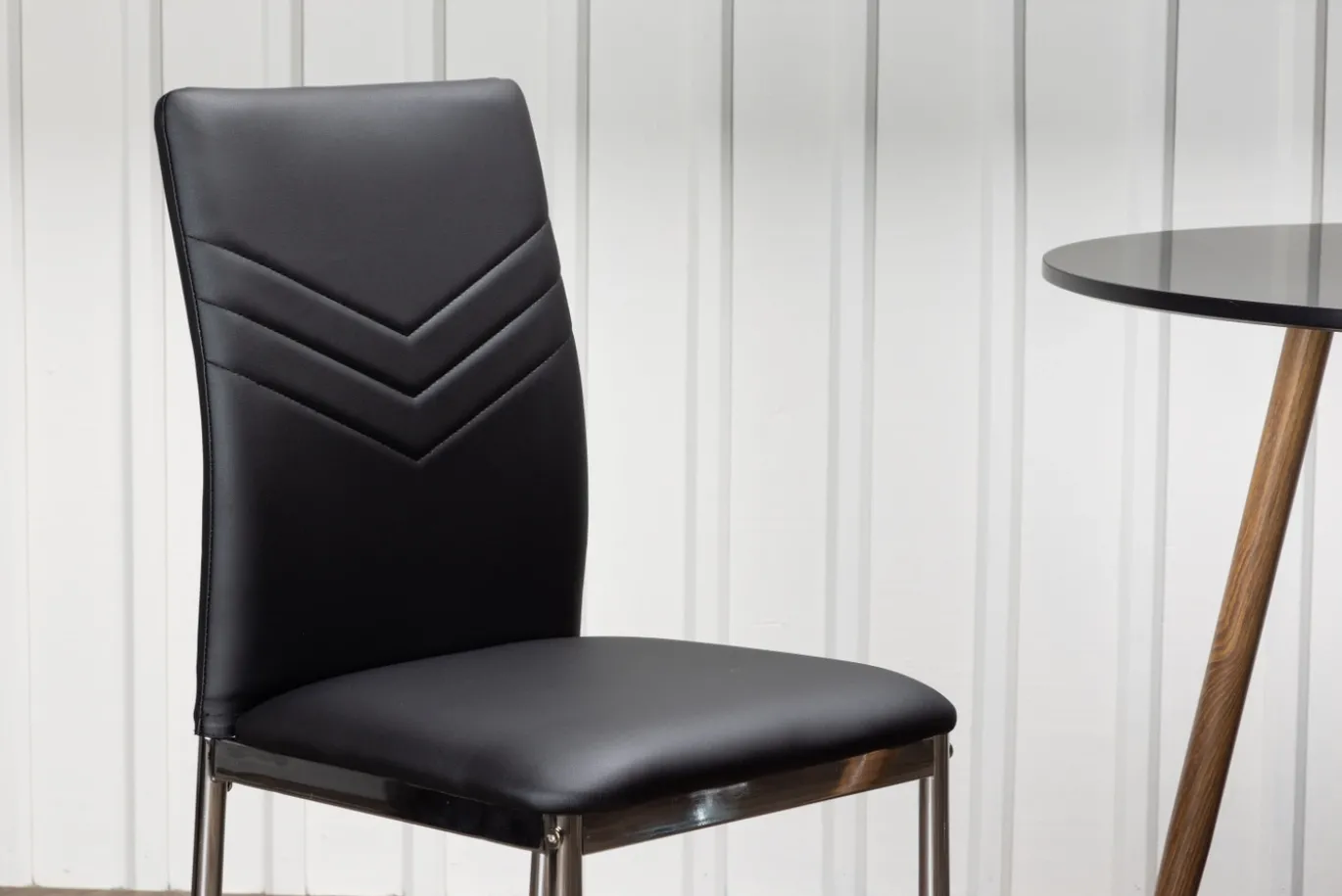 Fjôrd Eetkamerstoel Lily Chromed/ Zwart Pu