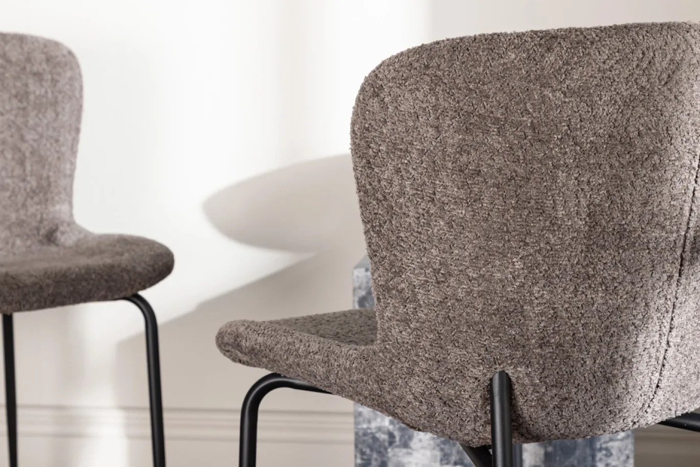 Fjôrd Eetkamerstoel Modesto Zwart/Grijs Boucle