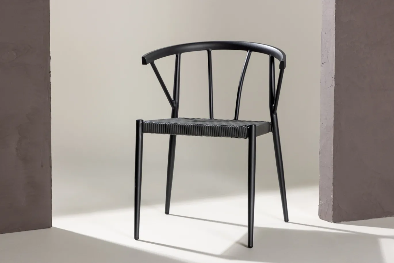 Fjôrd Eetkamerstoel Stina Zwart Alu/wicker