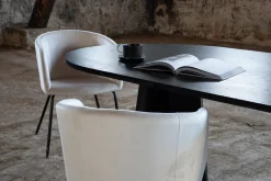 Fjôrd Eettafel Bootcut Zwart Ovaal 230cm