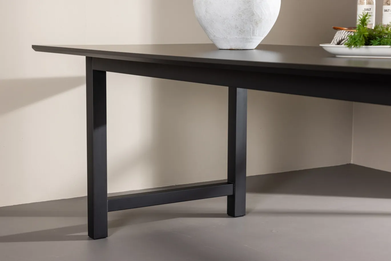 Fjôrd Eettafel Count Zwart 220cm