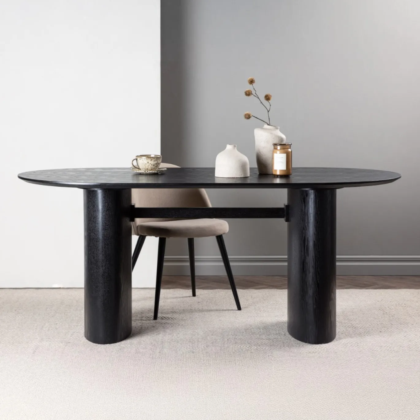 Fjôrd Eettafel Isolde Ovaal Zwart 180cm
