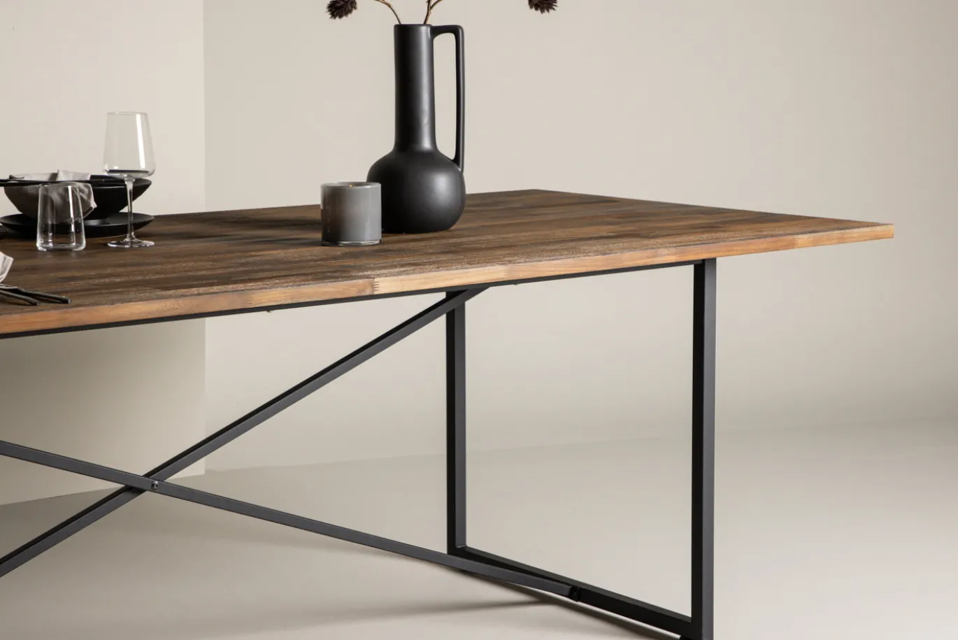 Fjôrd Eettafel Padang Zwart Teak 250x100x76cm