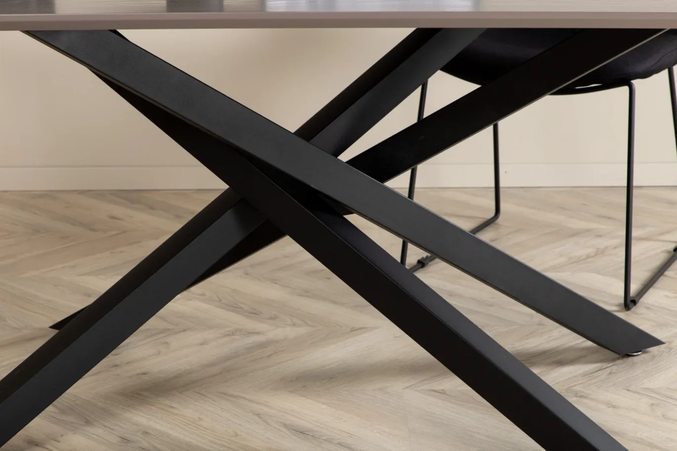 Fjôrd Eettafel Piazza Zwart/Grijs Fineer 180x90cm