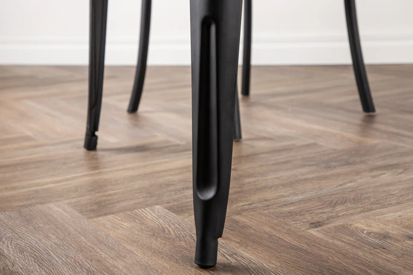 Fjôrd Eettafel Tempe Zwart Walnoot Mdf