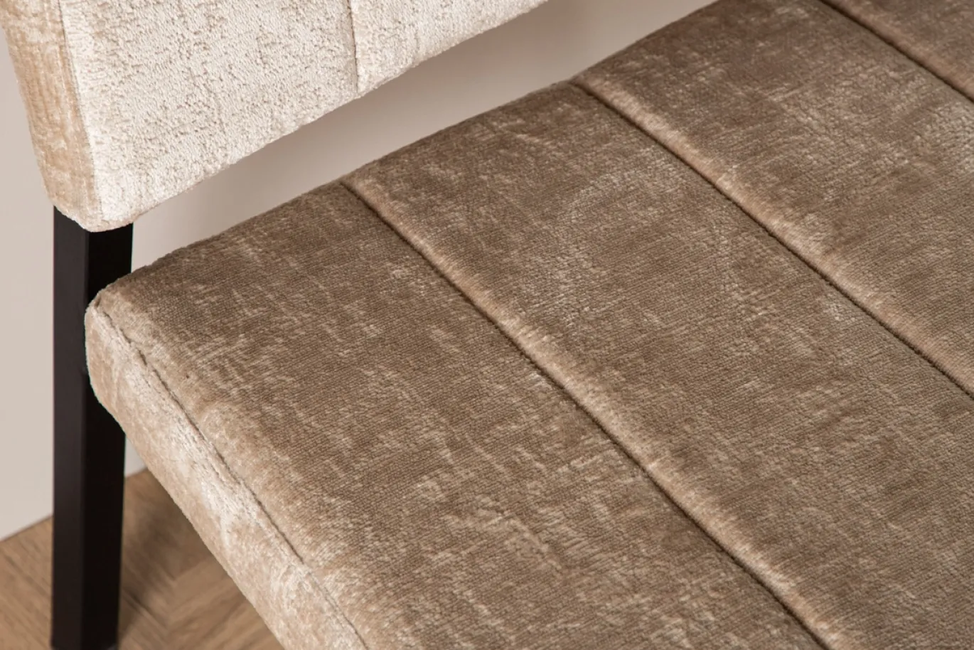 Fjôrd Fauteuil Monett Zwart/Beige Velvet