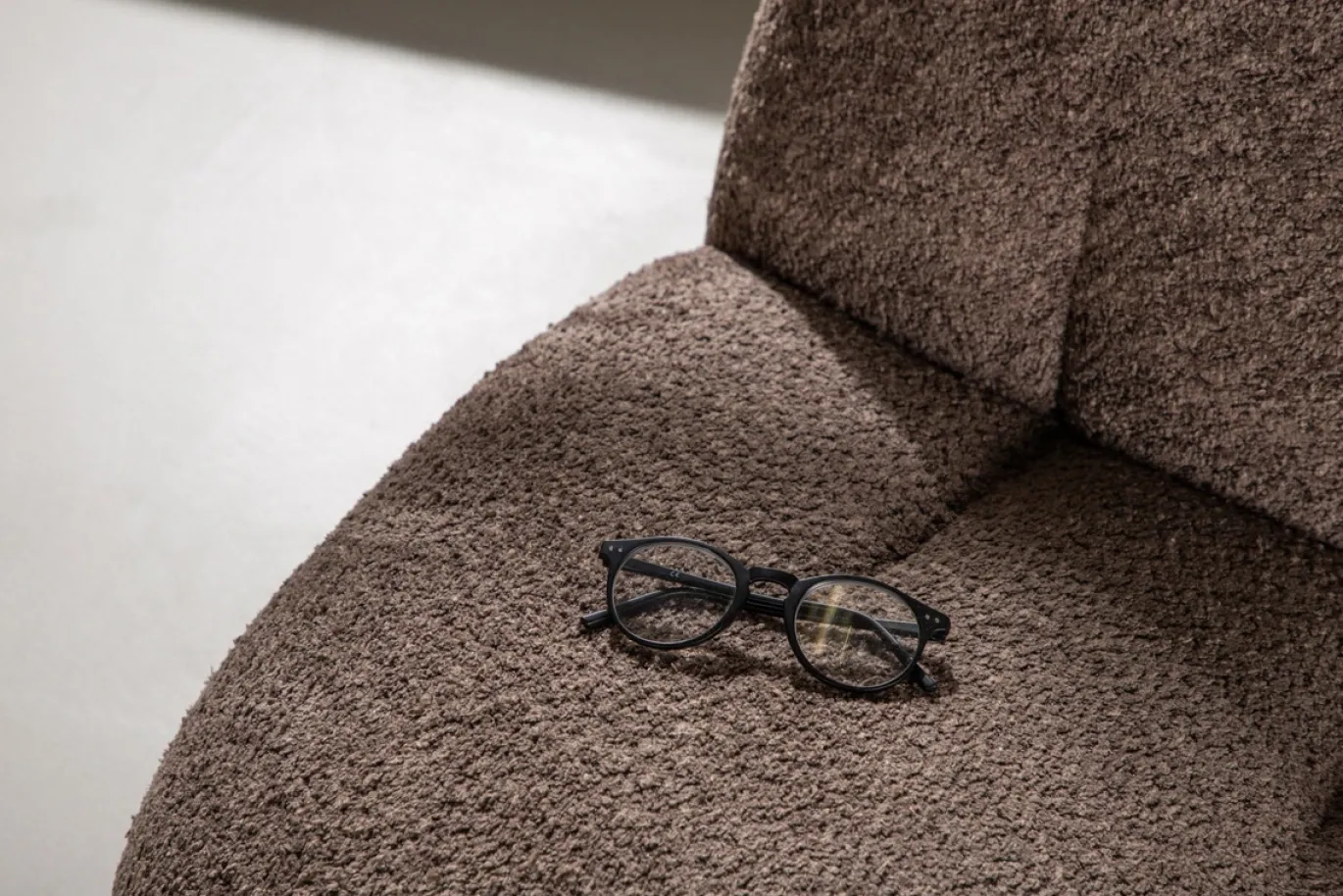 Fjôrd Fauteuil Omaha Bruin Bouclé