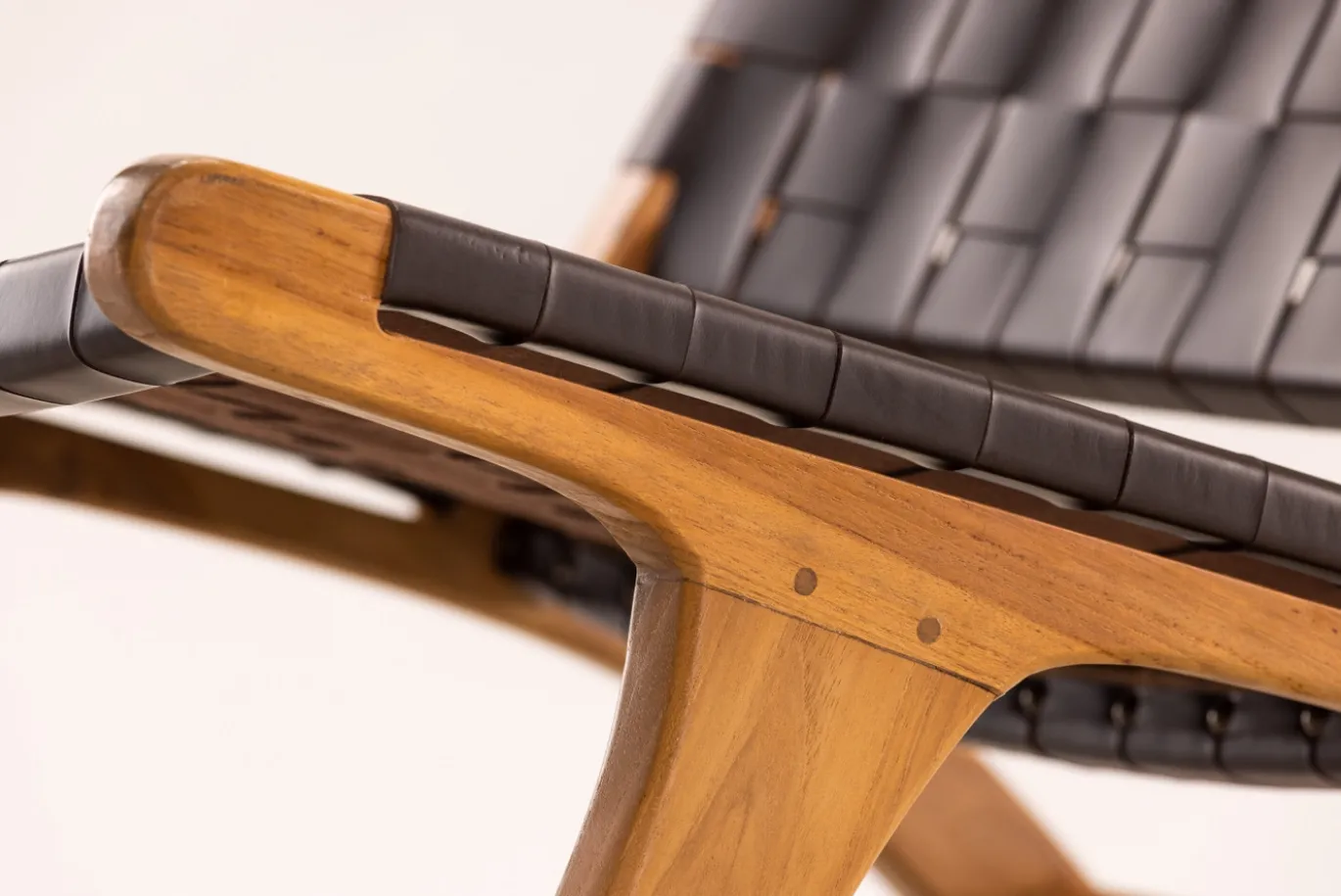 Fjôrd Fauteuil Rike Bruin Teak/PU
