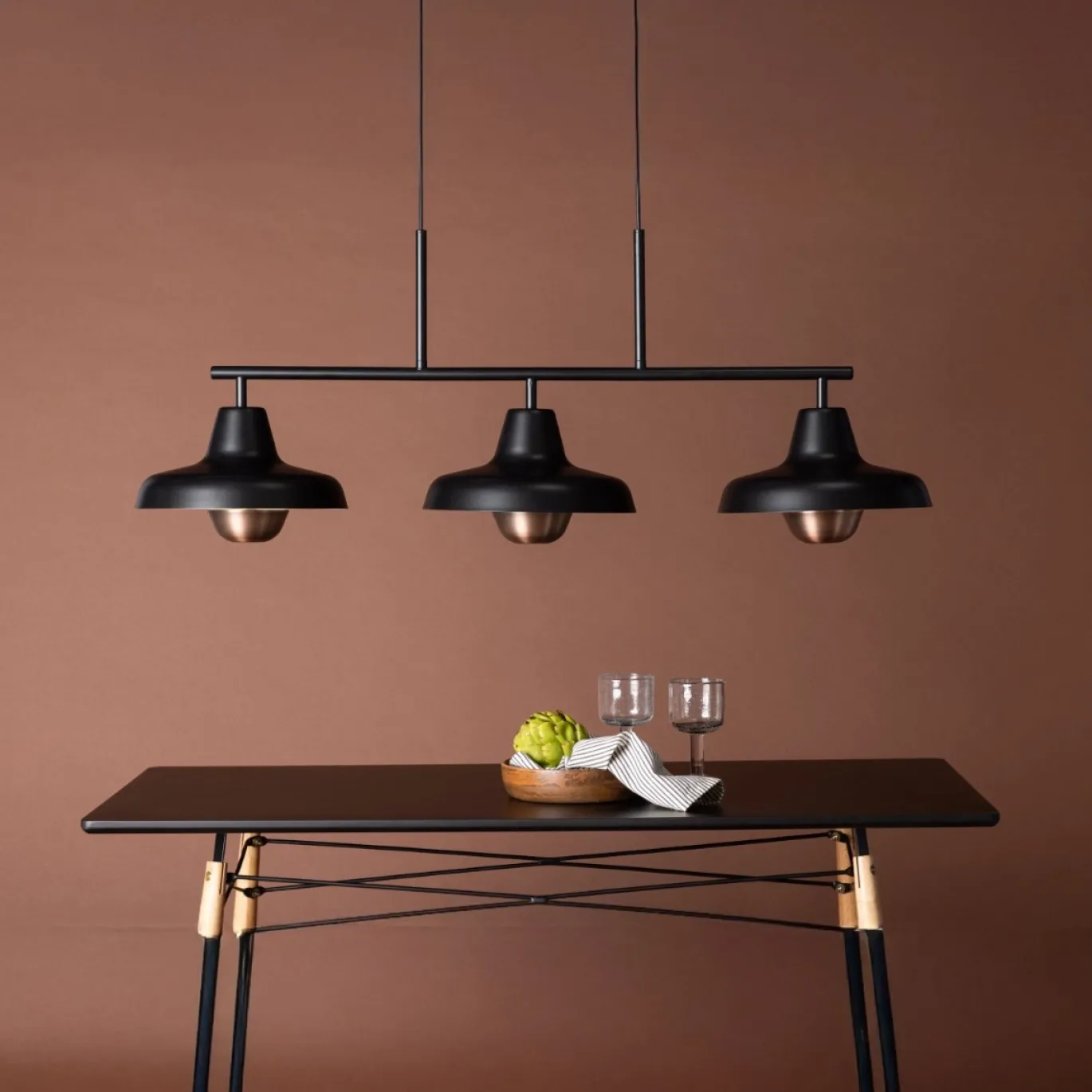 Fjôrd Hanglamp Stöten Mat Zwart Metaal/Koper Finish