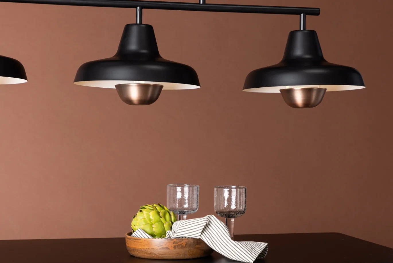 Fjôrd Hanglamp Stöten Mat Zwart Metaal/Koper Finish