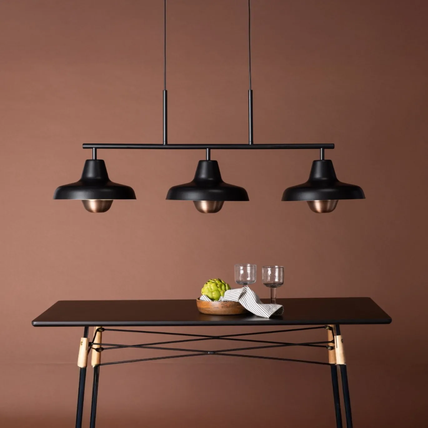 Fjôrd Hanglamp Stöten Mat Zwart Metaal/Koper Finish
