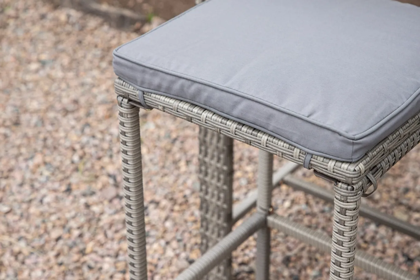 Fjôrd Outdoor Barkruk Alo Wicker/staal Grijs