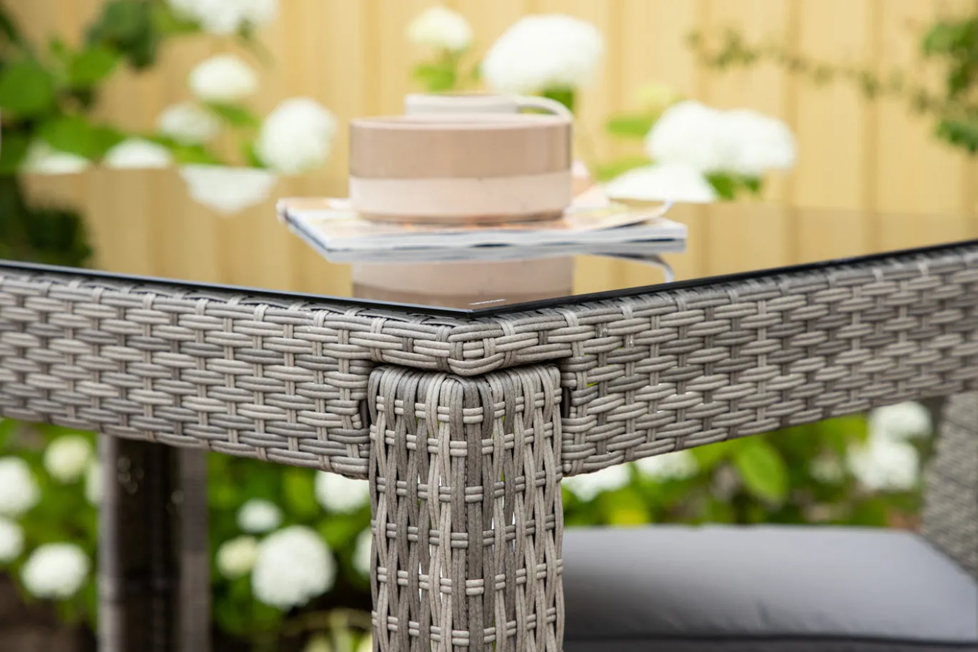 Fjôrd Outdoor Bartafel Alo Glas/Wicker Grijs