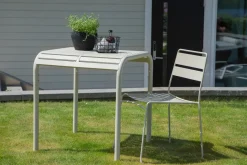 Fjôrd Outdoor Bistrotafel Borneo Aluminium Beige 70x70cm