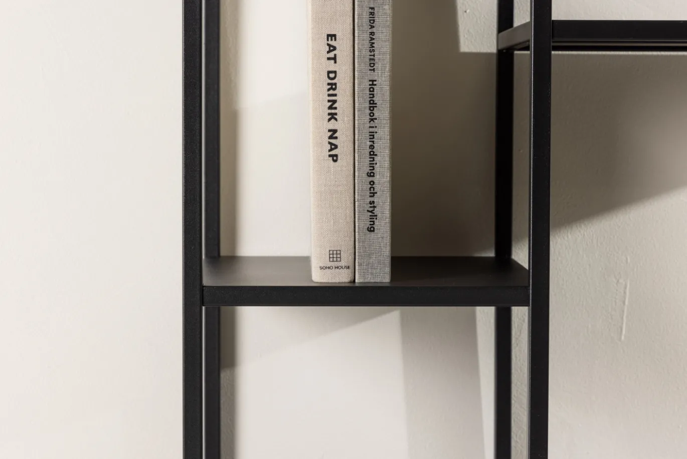 Fjôrd Sidetable Puno Zwart