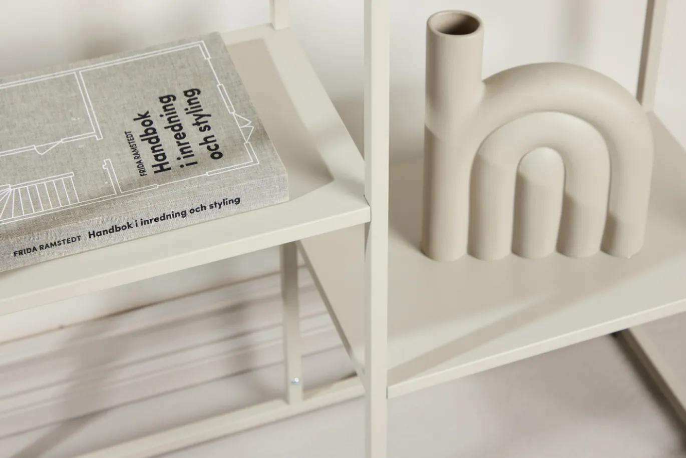 Fjôrd Sidetable Staal Beige