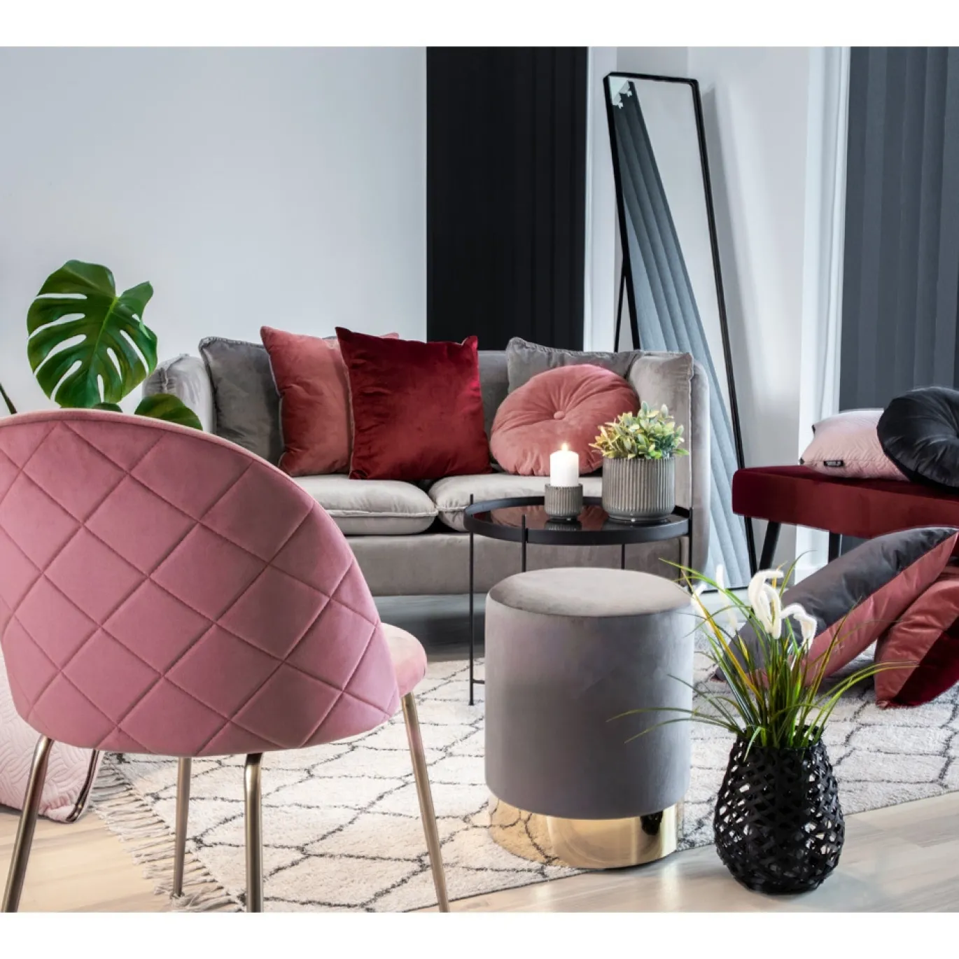 House Nordic Eetkamerstoel Geneve Velvet Roze Brass