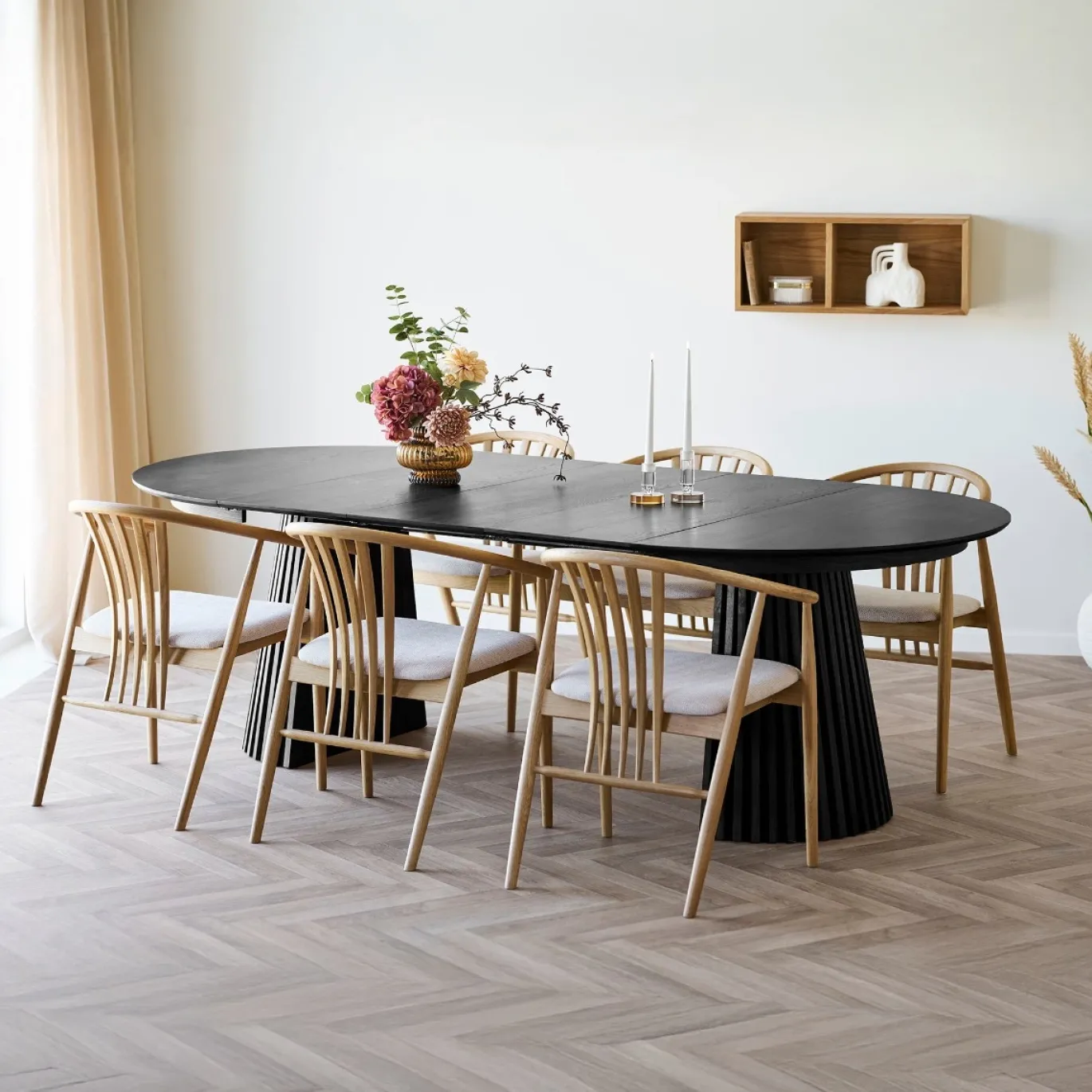 House Nordic Eettafel Osaka Zwart Uitschuifbaar 120-240cm